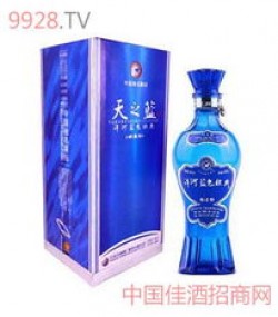 五粮液蓝瓶生肖酒多少钱，五粮液蓝色瓶装52度是什么酒