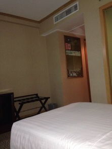 绿园五粮液店地址电话是多少,绿园酒店在什么地方 绿园五粮液店地址电话是多少,绿园酒店在什么地方